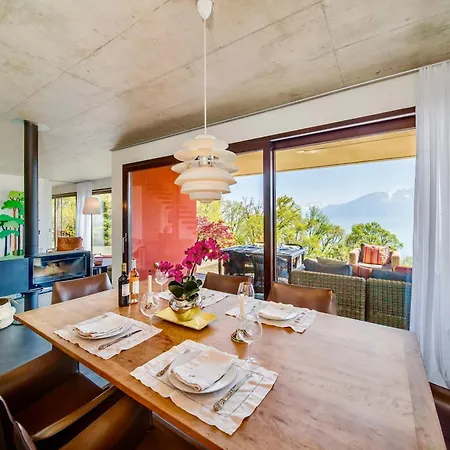 Luxury Retreat With Garden Views & Nature Setting By Guestlee *