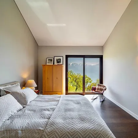Luxury Retreat With Garden Views & Nature Setting By Guestlee *