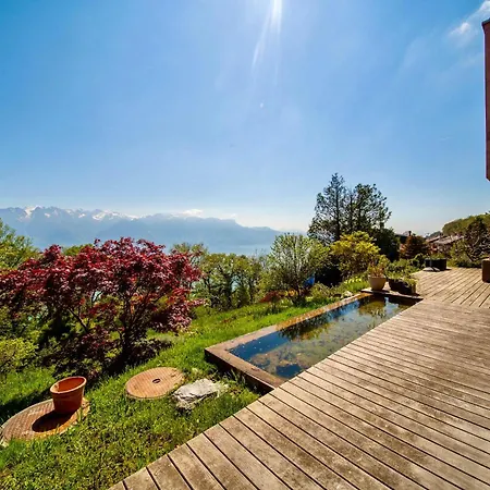 Villa Luxury Retreat With Garden Views & Nature Setting By Guestlee